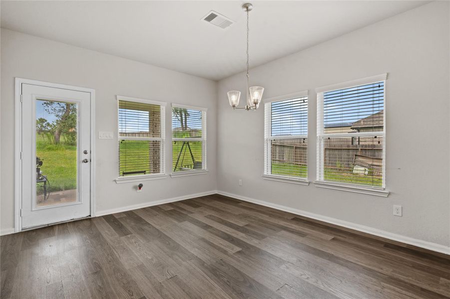 Spacious, unfurnished interior of a new home in , Willis (Image 11).