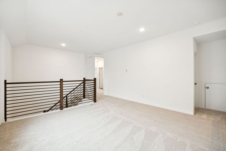 Spacious, unfurnished interior of a new home in Montgomery Bend, Montgomery (Image 31).