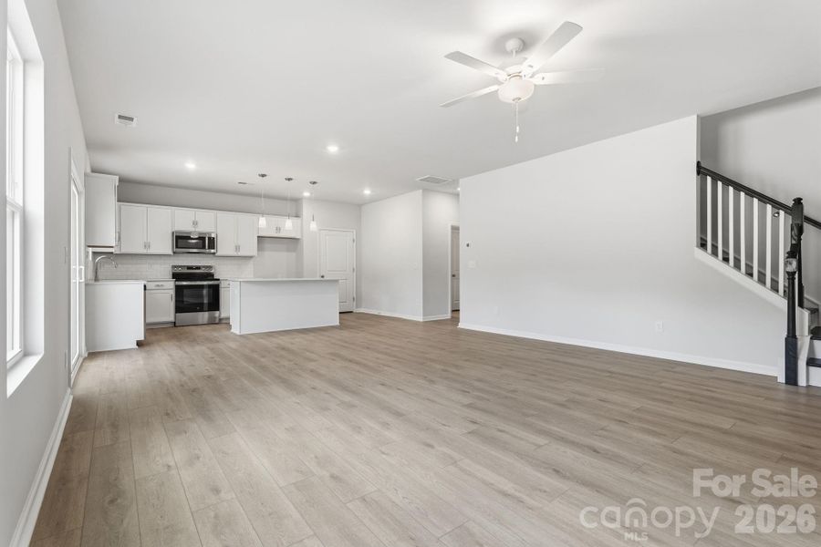 Spacious, unfurnished interior of a new home in Piper Creek, Newton (Image 26).