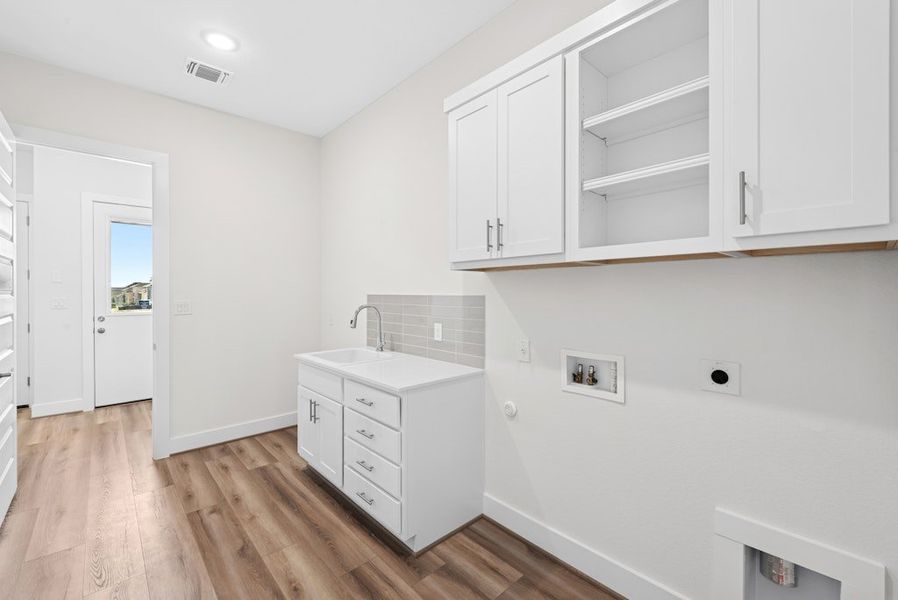 Furnished interior view inside a new home in Riverstone, Georgetown (Image 17).