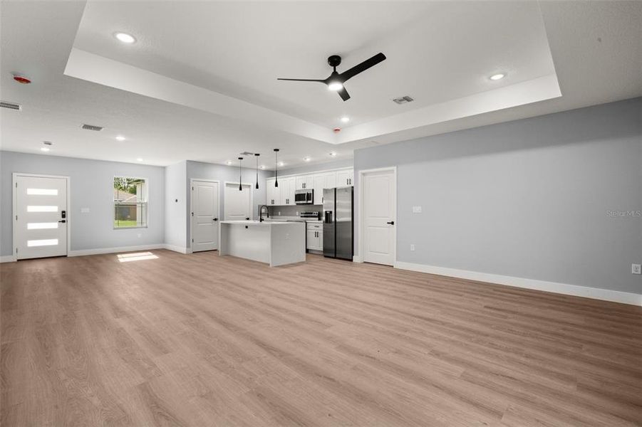 Spacious, unfurnished interior of a new home in , Sebring (Image 40).