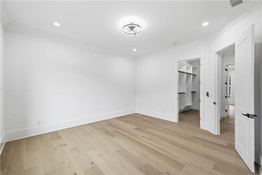 Spacious, unfurnished interior of a new home in , Monroe (Image 21).