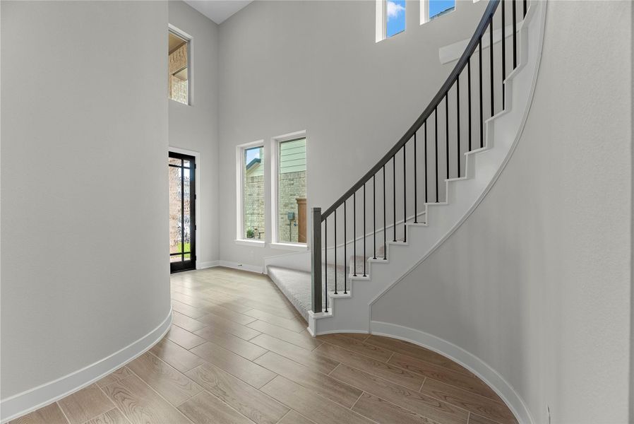 Representative image. Features, specifications, selections and colors may vary. Representative image. Features, specifications, selections and colors may vary.