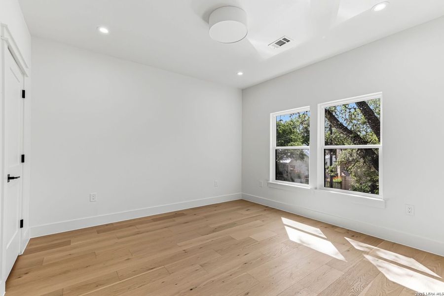 Spacious, unfurnished interior of a new home in , San Antonio (Image 49).