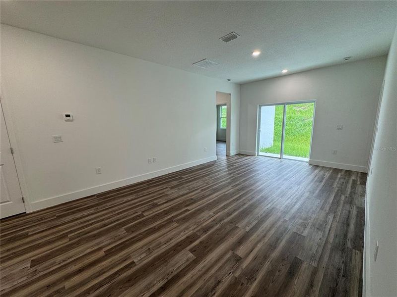 Spacious, unfurnished interior of a new home in , Ocala (Image 13).