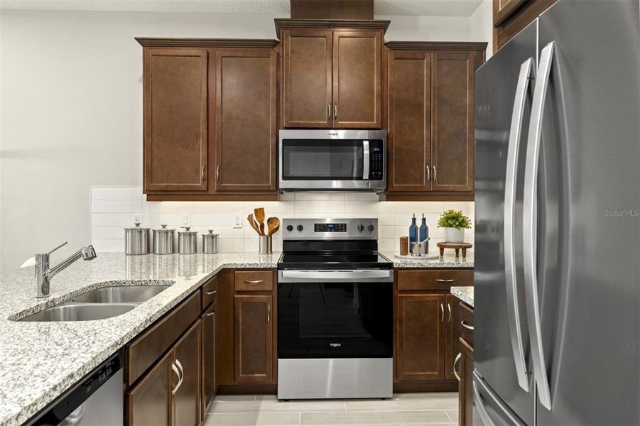 Furnished interior view inside a new home in , Orlando (Image 18).