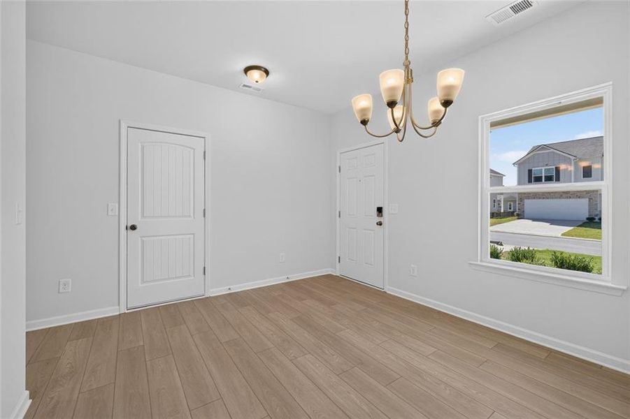 Spacious, unfurnished interior of a new home in Southbend, Rome (Image 29).