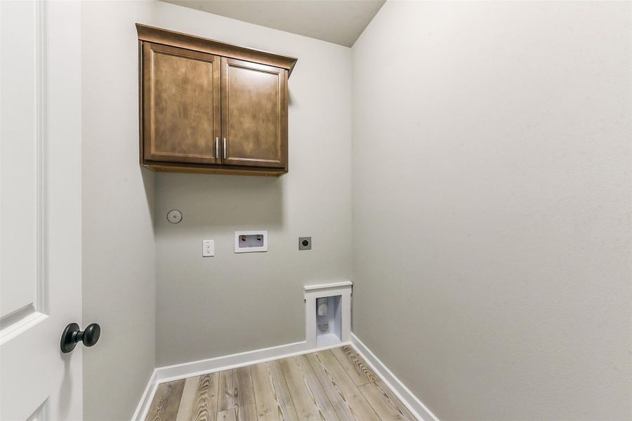 Spacious, unfurnished interior of a new home in Aldeana, Bonney (Image 32).