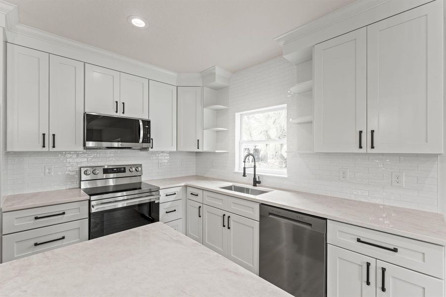 26-web-or-mls-GALICIA.Kitchen.48 26-web-or-mls-GALICIA.Kitchen.48