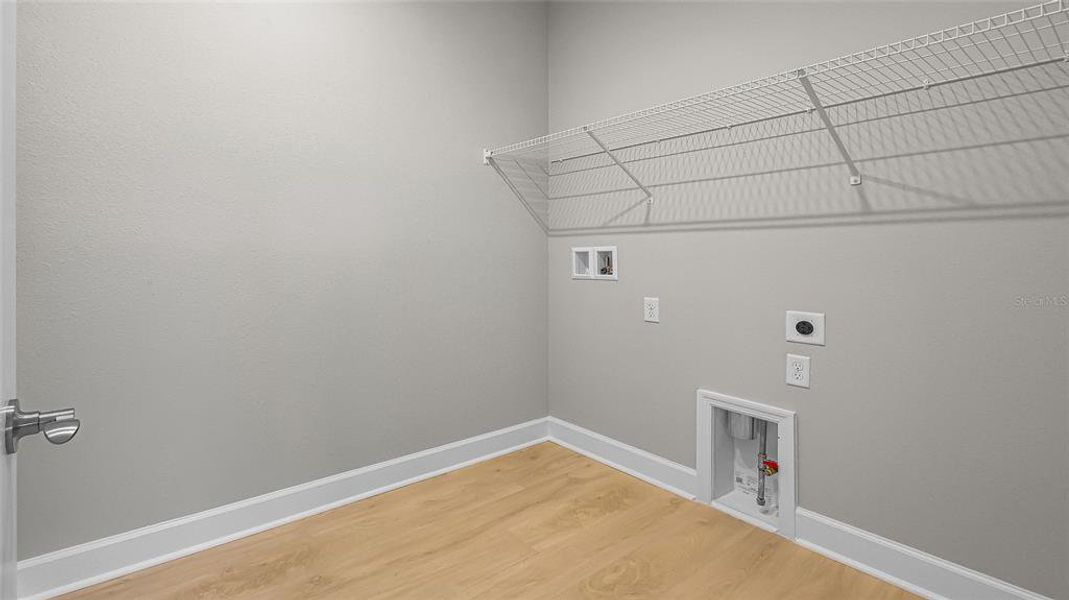 Spacious, unfurnished interior of a new home in Cresswind at Lake Harris, Tavares (Image 43). Spacious, unfurnished interior of a new home in Cresswind at Lake Harris, Tavares (Image 43).