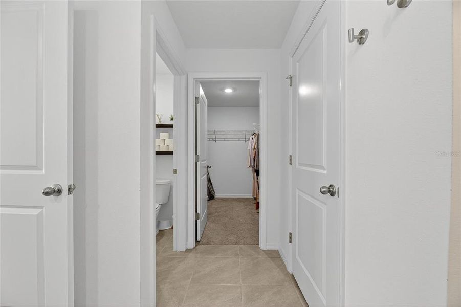 Spacious, unfurnished interior of a new home in North Park Isle, Plant City (Image 21).