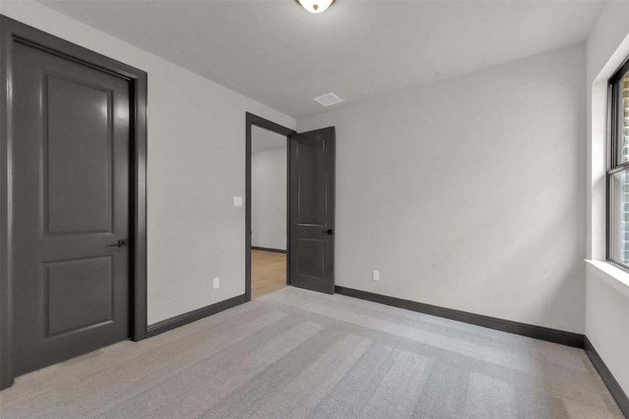 Spacious, unfurnished interior of a new home in Evergreen 55', Conroe (Image 31).