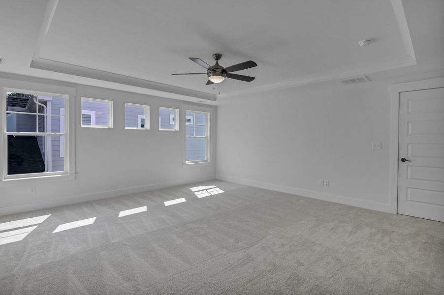 Spacious, unfurnished interior of a new home in Clubside Reserve at Summerlake, Lexington (Image 25).