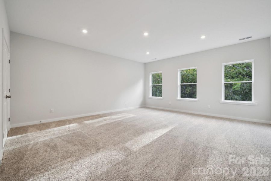 Spacious, unfurnished interior of a new home in Stonemill, Monroe (Image 26).