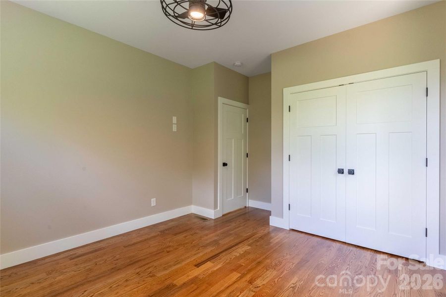 Spacious, unfurnished interior of a new home in , Asheville (Image 31).