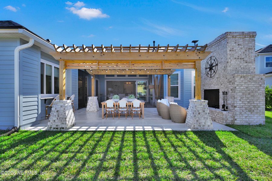 Exterior details and patio area of a home in Palmetto Cove, Ponte Vedra (Image 23).