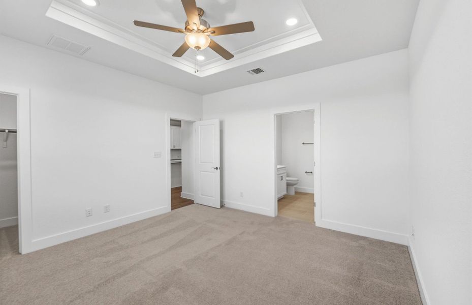 Spacious, unfurnished interior of a new home in Saddleback at Santa Rita Ranch, Liberty Hill (Image 44).