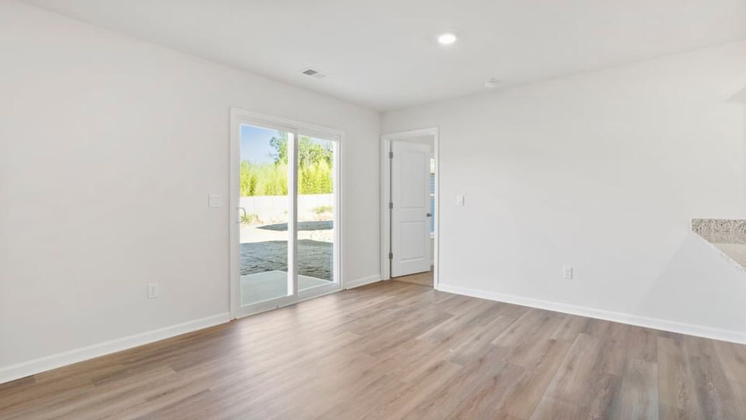 Spacious, unfurnished interior of a new home in Cascade Point, Seneca (Image 21).