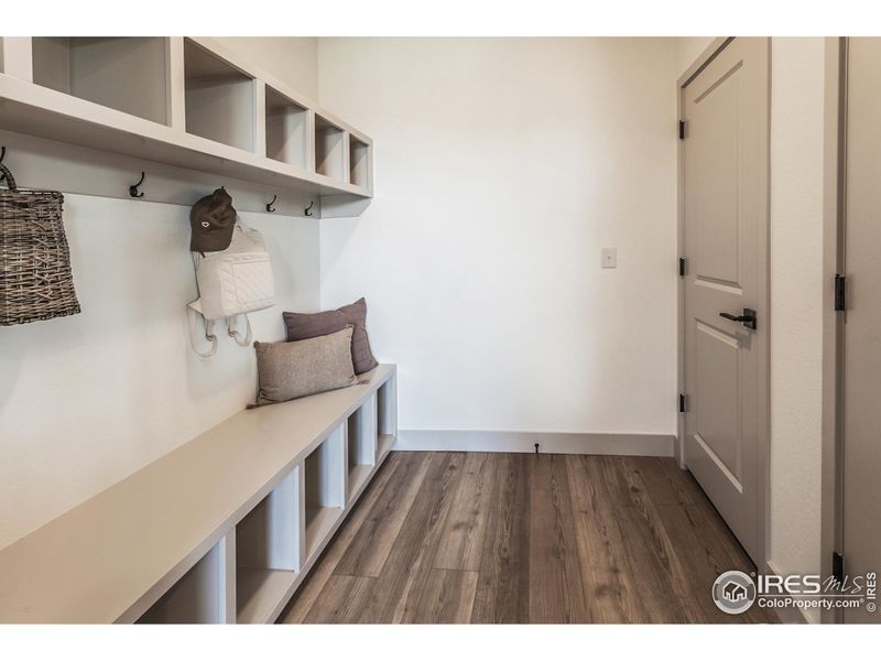 EXAMPLE PHOTO: ENTRY EXAMPLE PHOTO: ENTRY