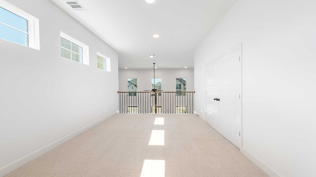 Spacious, unfurnished interior of a new home in The Parks at Wilson Creek, Celina (Image 21).