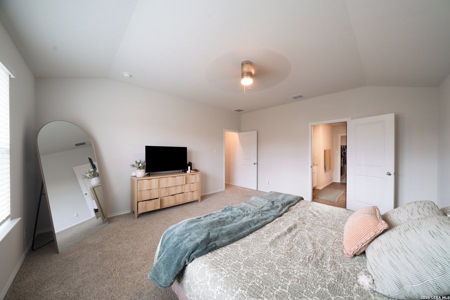 Furnished interior view inside a new home in , Floresville (Image 12).