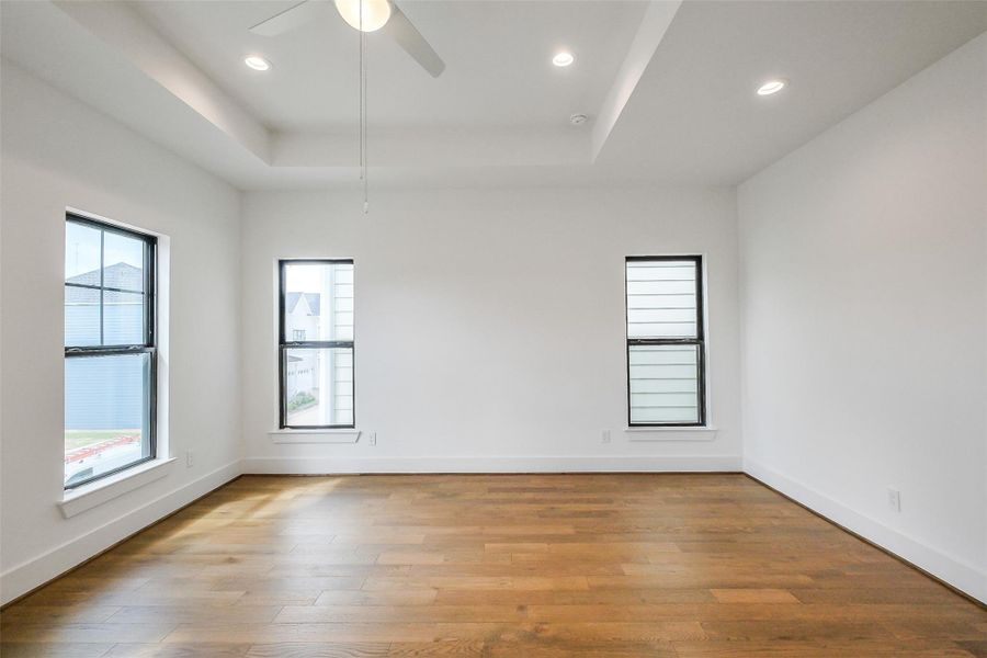 Spacious, unfurnished interior of a new home in Timbergrove Trails, Houston (Image 37).