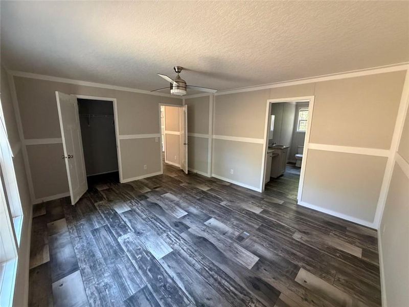 Spacious, unfurnished interior of a new home in , Alto (Image 5).