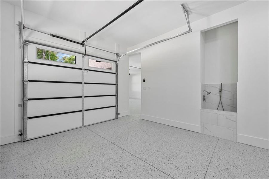 Spacious, unfurnished interior of a new home in , Lawrenceville (Image 71).