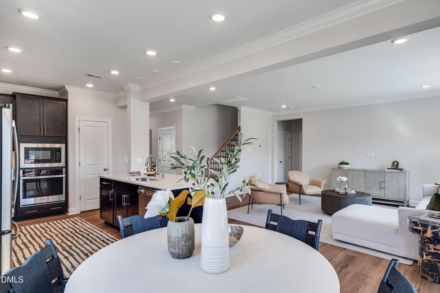 SUN_SutherlandStation_Pic_LandrumIII_Din