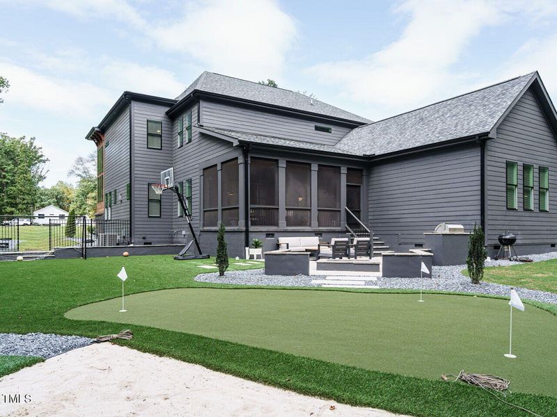 046-1280x960-rear-view 046-1280x960-rear-view