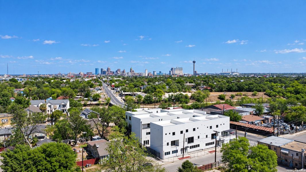 Condo located in San Antonio, TX showcasing its design and architecture (Image 3).