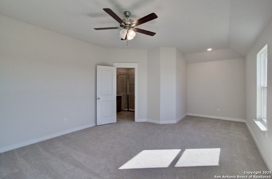 Spacious, unfurnished interior of a new home in Westridge - Premier, San Antonio (Image 20). Spacious, unfurnished interior of a new home in Westridge - Premier, San Antonio (Image 20).