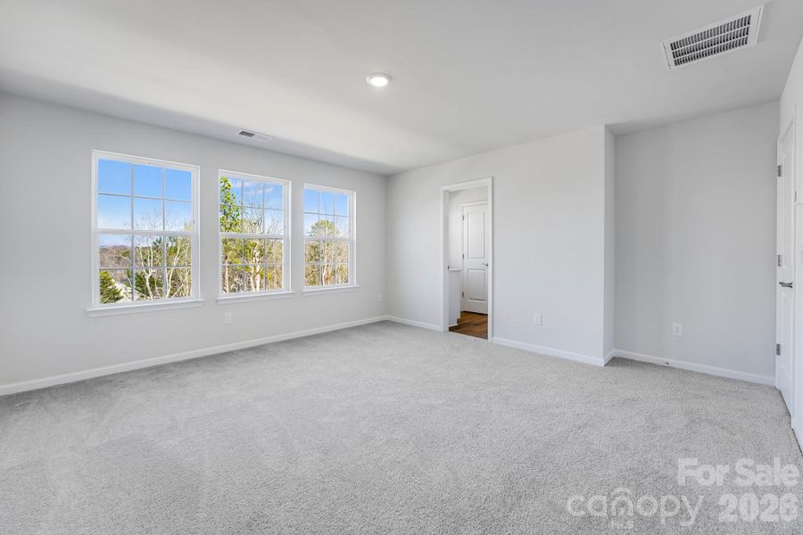 Spacious, unfurnished interior of a new home in Village of Waxhaw, Waxhaw (Image 22).