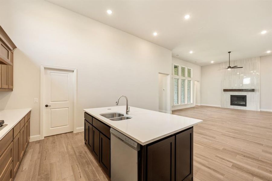 Furnished interior view inside a new home in Somerset Classic 70s & 80s, Mansfield (Image 6). Furnished interior view inside a new home in Somerset Classic 70s & 80s, Mansfield (Image 6).