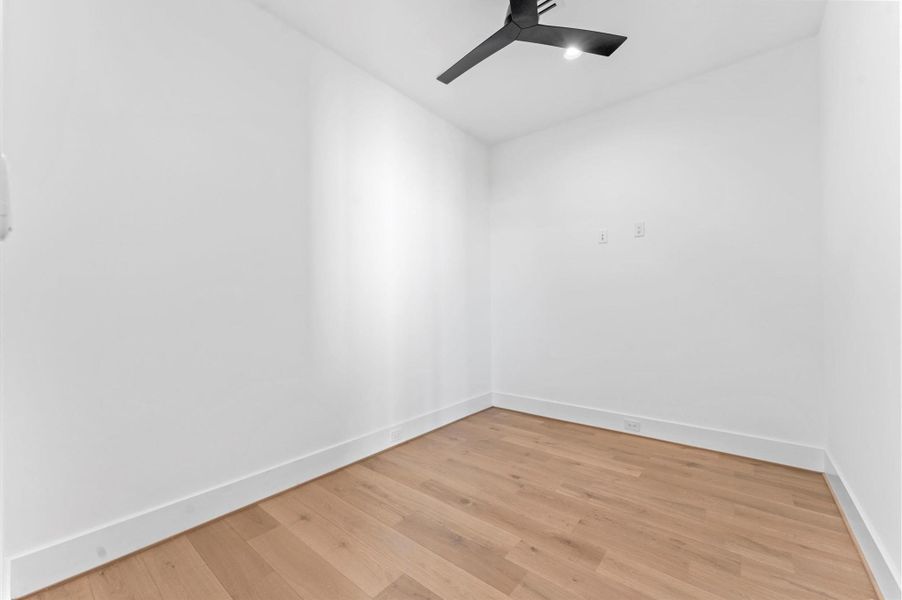 Spacious, unfurnished interior of a new home in , Houston (Image 40).