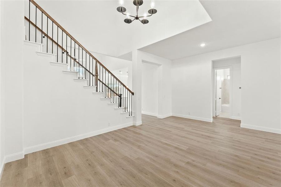 Spacious, unfurnished interior of a new home in Crystal Lake Estates, Red Oak (Image 24).