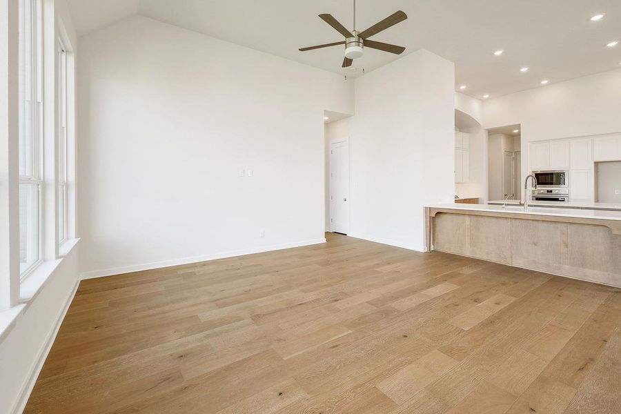 Spacious, unfurnished interior of a new home in Santa Rita Ranch, Liberty Hill (Image 17). Spacious, unfurnished interior of a new home in Santa Rita Ranch, Liberty Hill (Image 17).