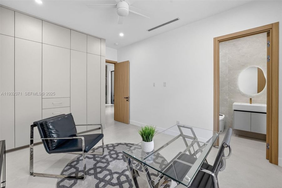 Furnished interior view inside a new home in , Fort Lauderdale (Image 33).