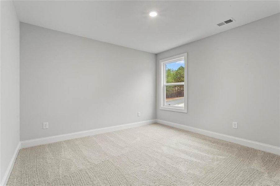 Spacious, unfurnished interior of a new home in , Dallas (Image 24).