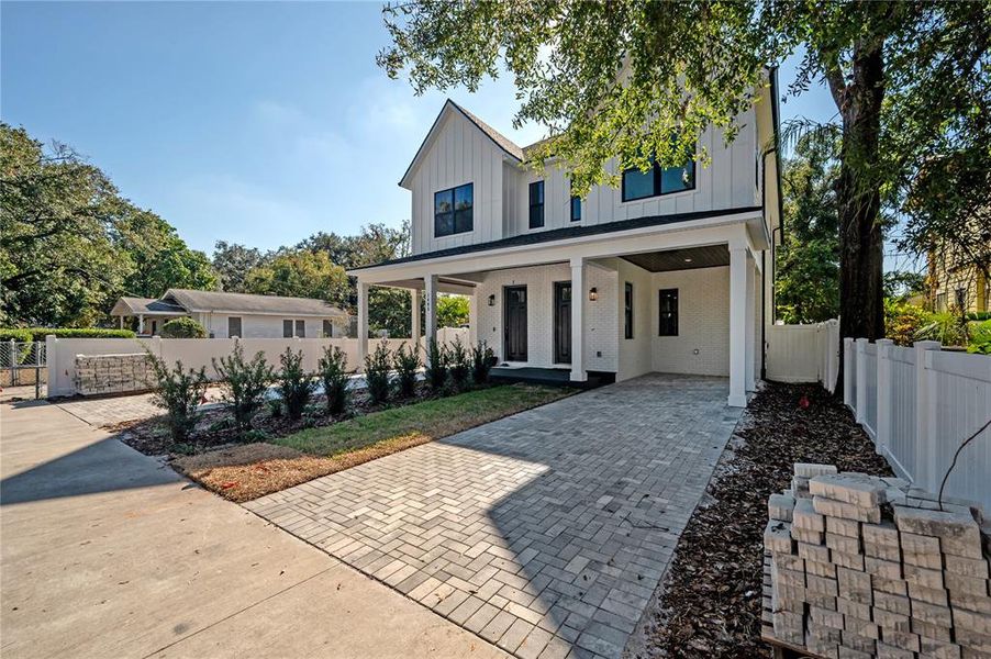 Exterior details and patio area of a home in , Tampa (Image 25).
