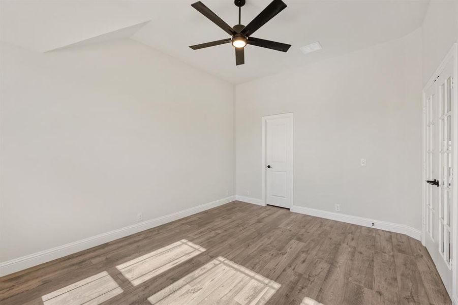 Spacious, unfurnished interior of a new home in Abe's Landing, Granbury (Image 19). Spacious, unfurnished interior of a new home in Abe's Landing, Granbury (Image 19).
