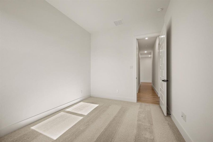 Spacious, unfurnished interior of a new home in Rocky Top Ranch, Reno (Image 18).