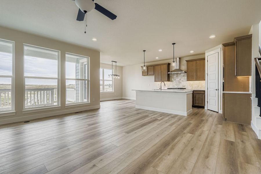Spacious, unfurnished interior of a new home in Sterling Ranch 50s, Colorado Springs (Image 16).