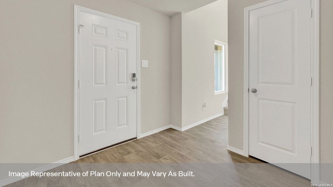 Spacious, unfurnished interior of a new home in Swenson Heights, Seguin (Image 13).