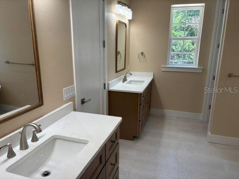 Furnished interior view inside a new home in , Lakeland (Image 10).