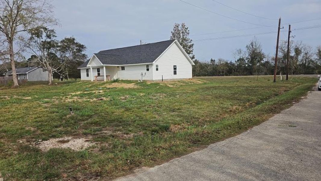Exterior details and patio area of a home in , Dayton (Image 4).