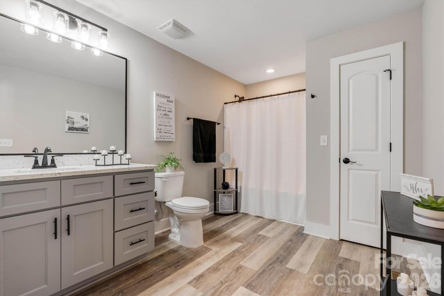 Furnished interior view inside a new home in , Lenoir (Image 6).