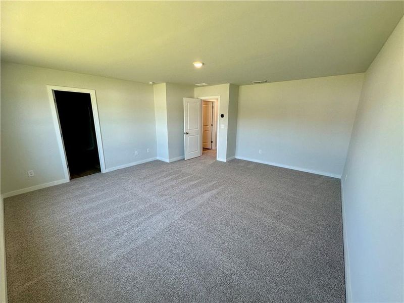 Spacious, unfurnished interior of a new home in Reserve at Gum Springs, Jefferson (Image 13).