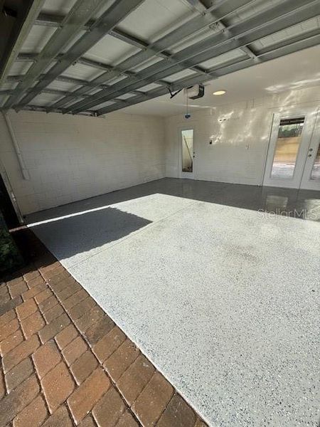 Exterior details and patio area of a home in , Winter Garden (Image 35).