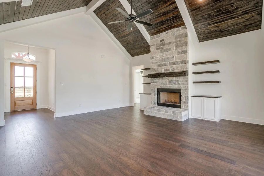 Representative unfurnished interior of a home built from the The Nathan by Elmwood Custom Homes in Ranch at Stone Hill, Waxahachie (Image 31).